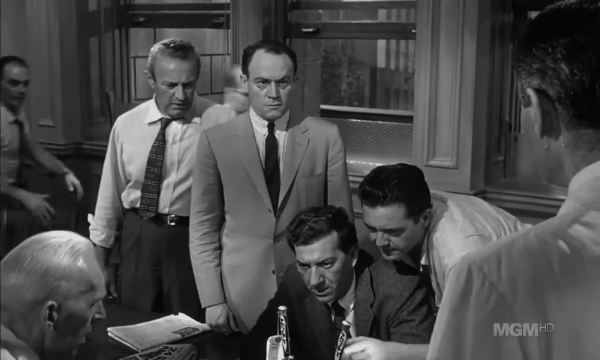 영화 역사상 올타임 레전드 불후의 명작, 12명의 성난 사람들(1957) 재투표 장면 .gif | 인스티즈
