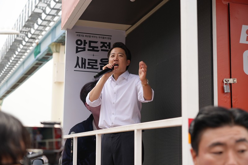 이준석 "이재명 子 발언, 검색만 해도 떠…손바닥으로 하늘 가리지 말라" 펨ㅋ남들 댓글 내릴 여시들 괌!!!! | 인스티즈