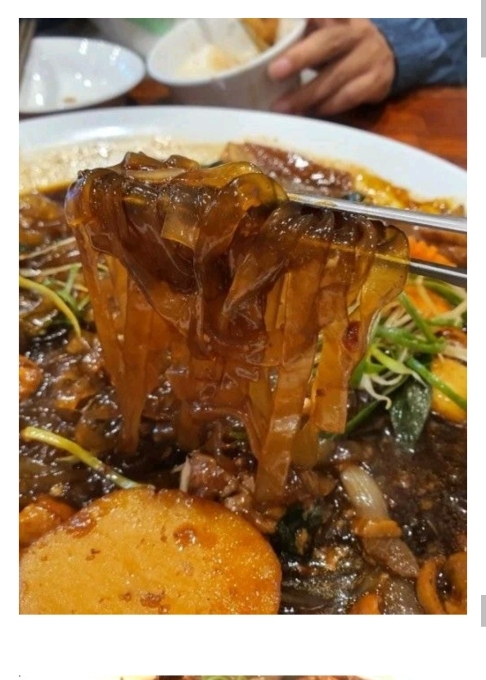한국인들이 봉추찜닭 부수러 가는 이유