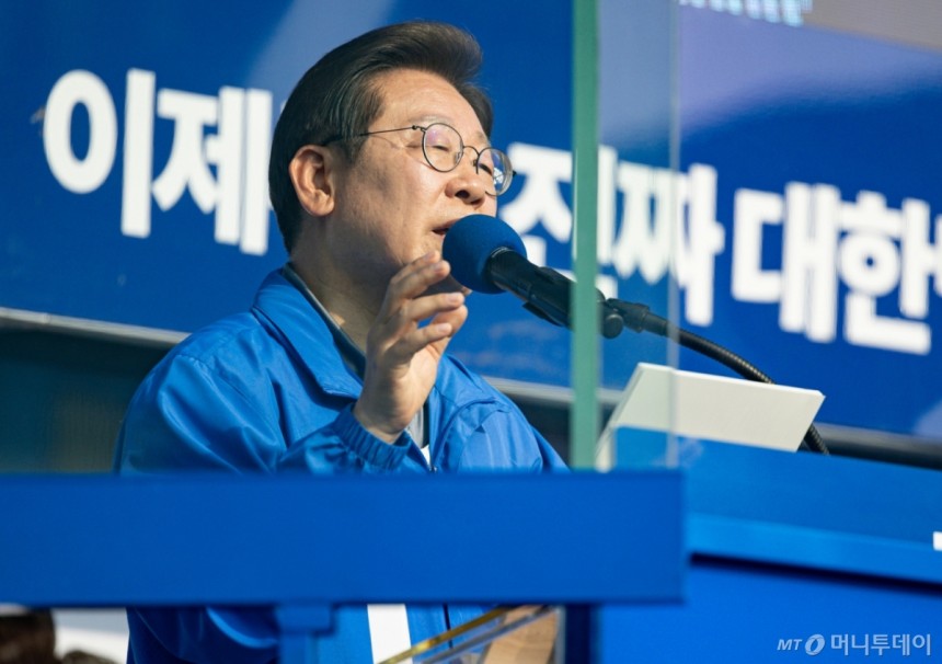 "'소년공' 이재명에 하고픈 말" 질문에 울컥…이재명 "안아주고 싶어" | 인스티즈