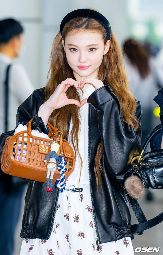 반응 좋은 오늘자 미야오 일본 출국길 사진 - 인스티즈(instiz) 이슈 카테고리