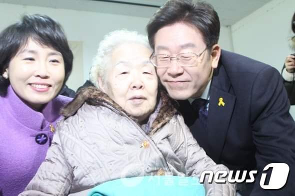 오늘자 어머니 생각에 눈물 흘리는 이재명 | 인스티즈