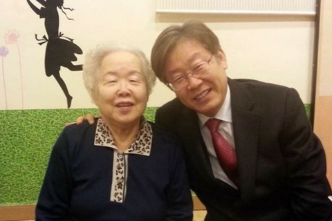 오늘자 어머니 생각에 눈물 흘리는 이재명 | 인스티즈