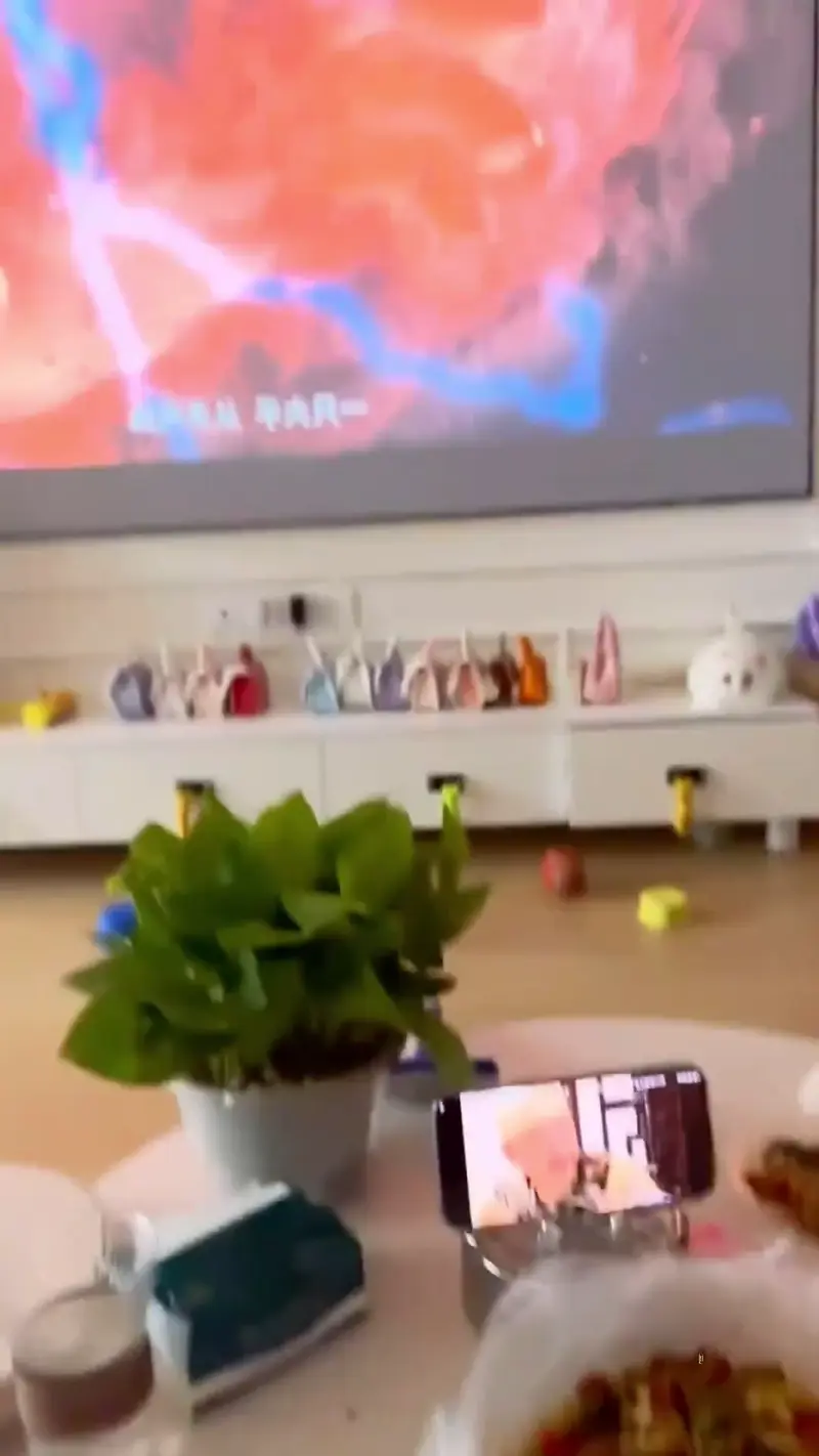 싸움 말리는 펭귄 | 인스티즈