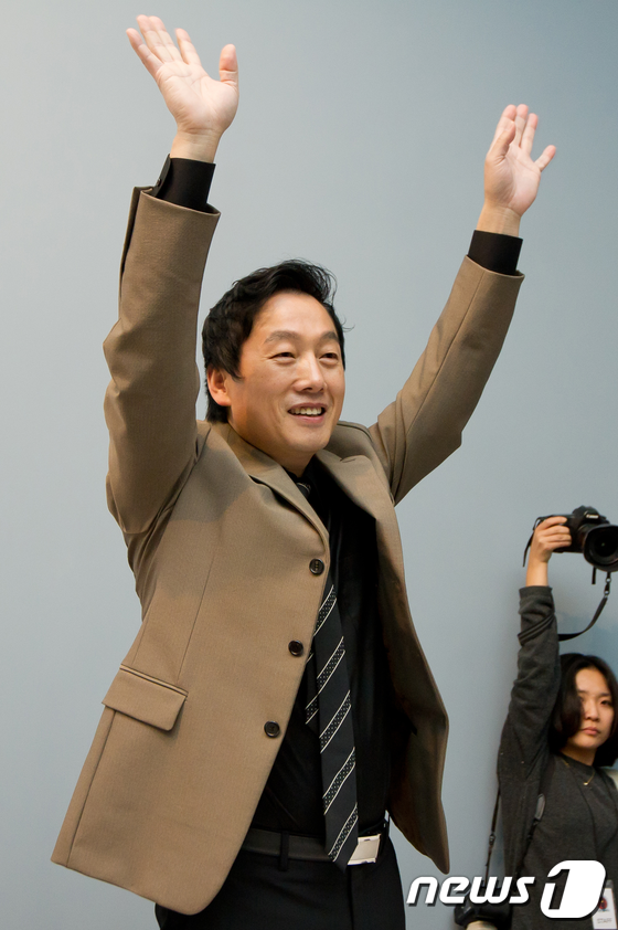  어딘가..한나라당같이 생겼는데 아닌 사람들.jpg (부제:억울한 사람들) | 인스티즈