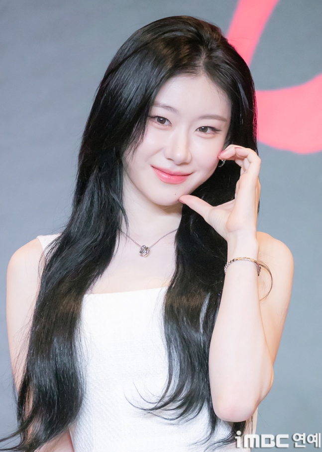 오늘 컴백하는 itzy 기자 간담회 기사사진 | 인스티즈