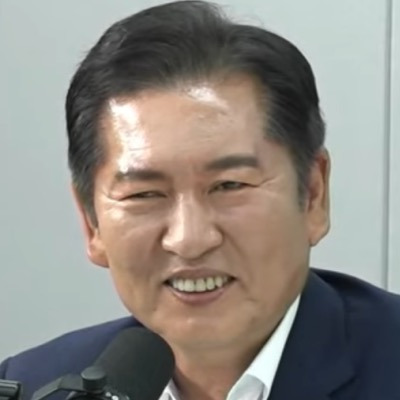 실시간 라방에서 화장 고치는 정치인 | 인스티즈