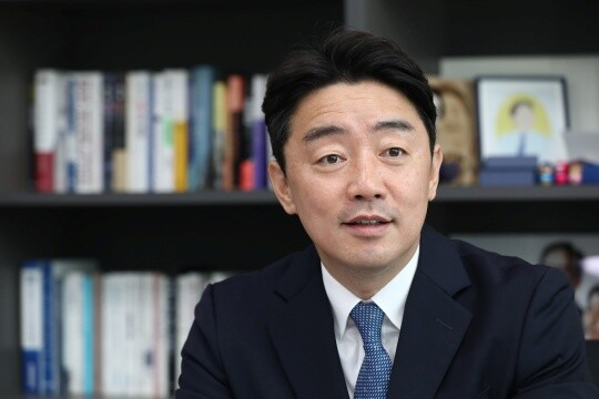 오늘자 (6.12) 강훈식 비서실장 모습.jpg | 인스티즈