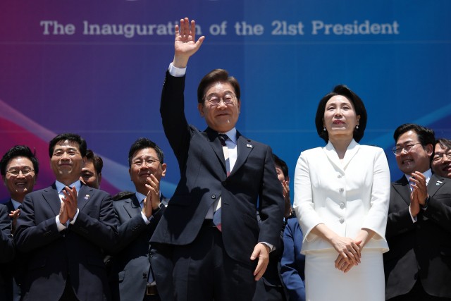 李대통령 장남, 오늘 서울서 비공개 결혼식 🚨💙제발 따봉과 역따, 신고 화력 지원 부탁해💙🚨 | 인스티즈