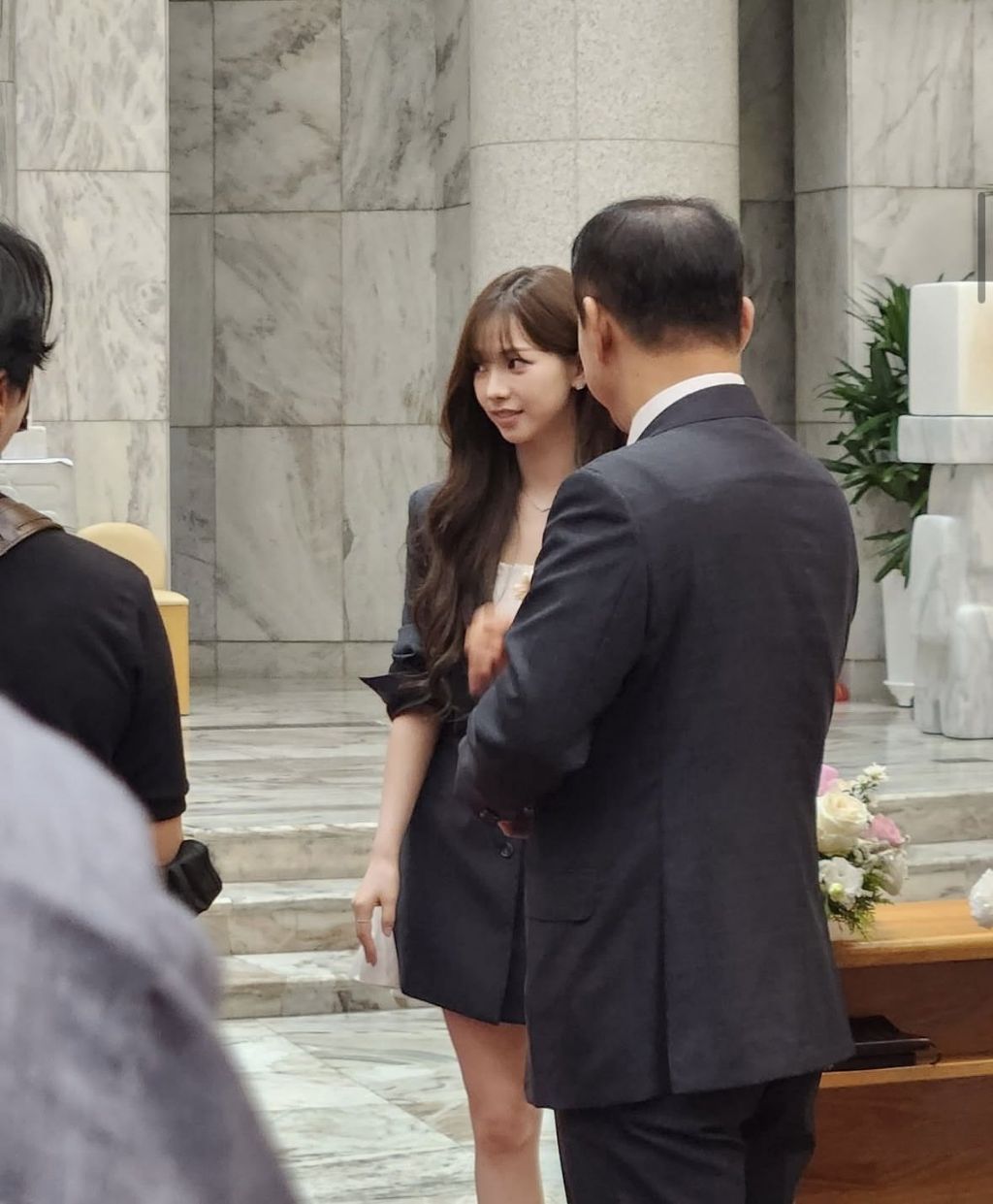 오늘자 친언니 결혼식에 간 카리나 실물 | 인스티즈
