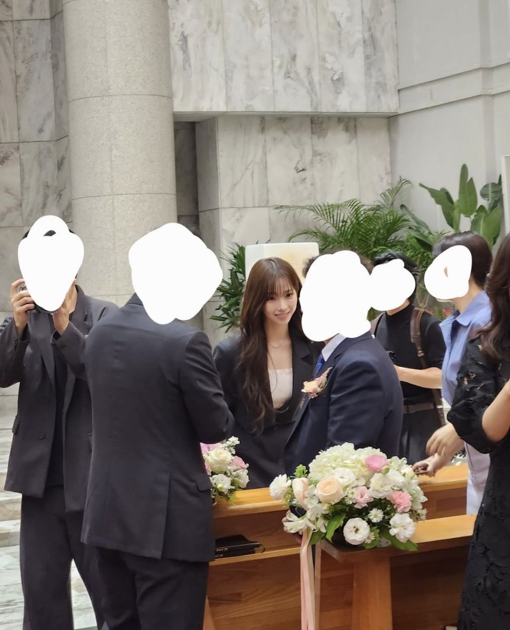 오늘자 친언니 결혼식에 간 카리나 실물 | 인스티즈