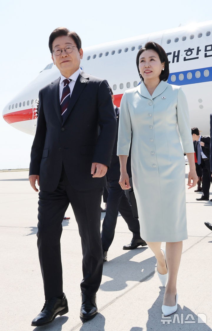 이재명 대통령, G7 정상회의 열리는 캐나다 도착 | 인스티즈