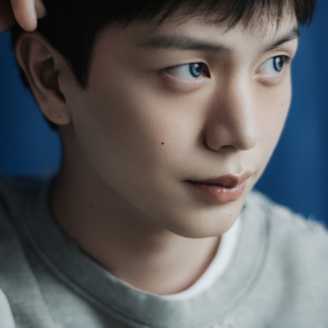  육성재, 오늘(19일) 첫 번째 미니앨범 &apos;All About Blue&apos; 발매