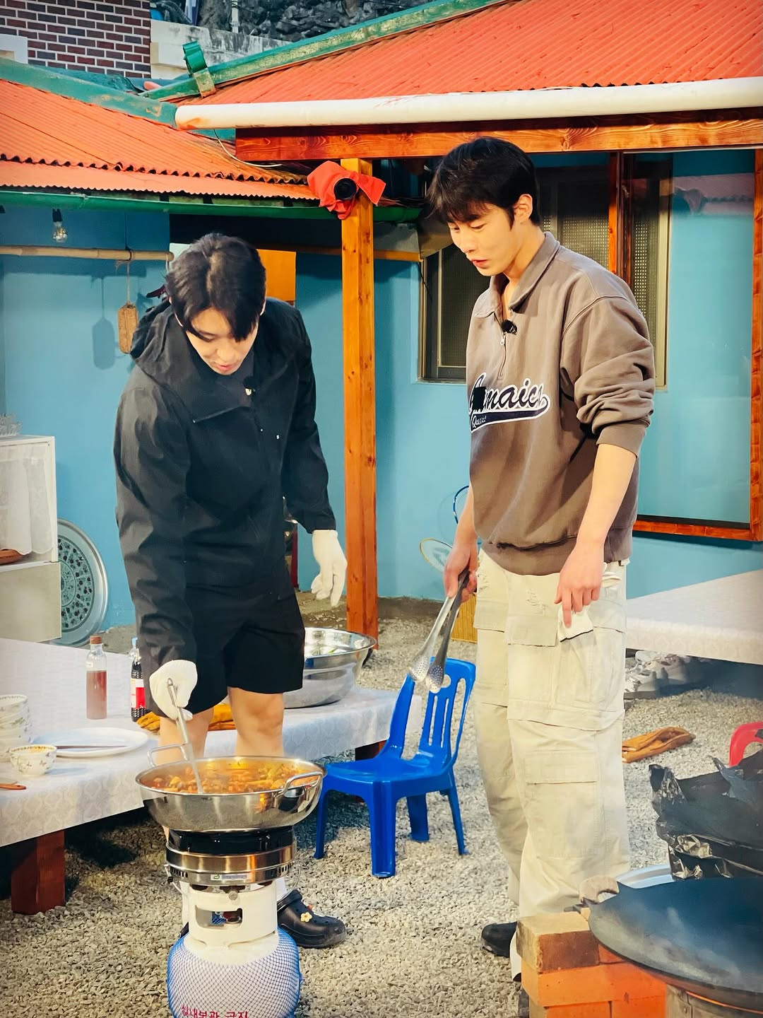  이번 주 언니네 산지직송에 출연하는 덱스.jpg