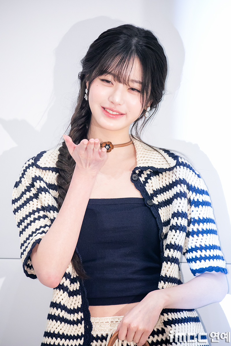 실시간 미모 난리난 아이브 장원영 미우미우 포토월 기사사진 | 인스티즈