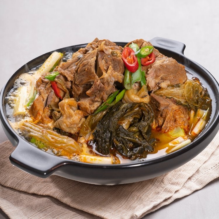 가마솥에서 끓인 우거지 감자탕 1팩(2.5kg) / 약2.5인분