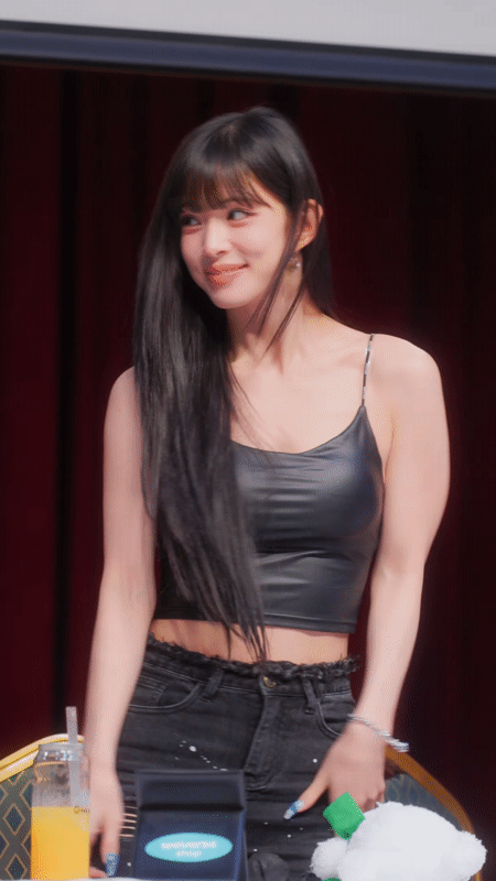 은근 섹시 하다는 후로미스나인 이채영 몸매.jpgif | 인스티즈