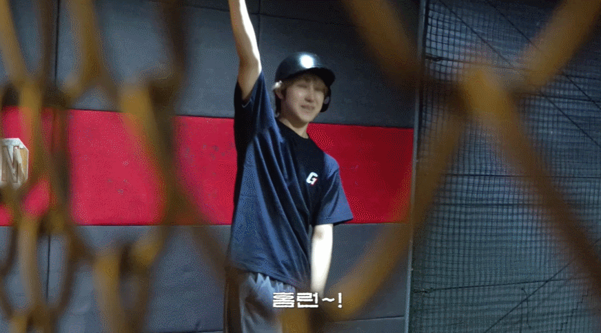 멤버들이 아무도 야구를 안 좋아해 쉬는날 혼자 스크린 야구장 가는 남돌 | 인스티즈