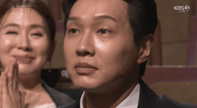 국민인 내가 알고보니 대통령도 받드는 국가의 대빵...? (feat.X) | 인스티즈