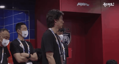 스포) 전반 끝난후 대표팀 라커룸 | 인스티즈