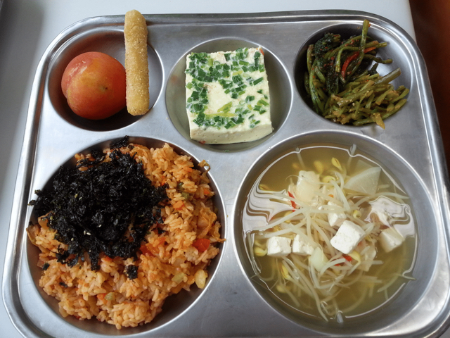 은근히 매니아층 많았던 급식 김치볶음밥.jpg | 인스티즈