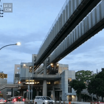 일본) 거꾸로 매달려 가는 현수식 모노레일 | 인스티즈