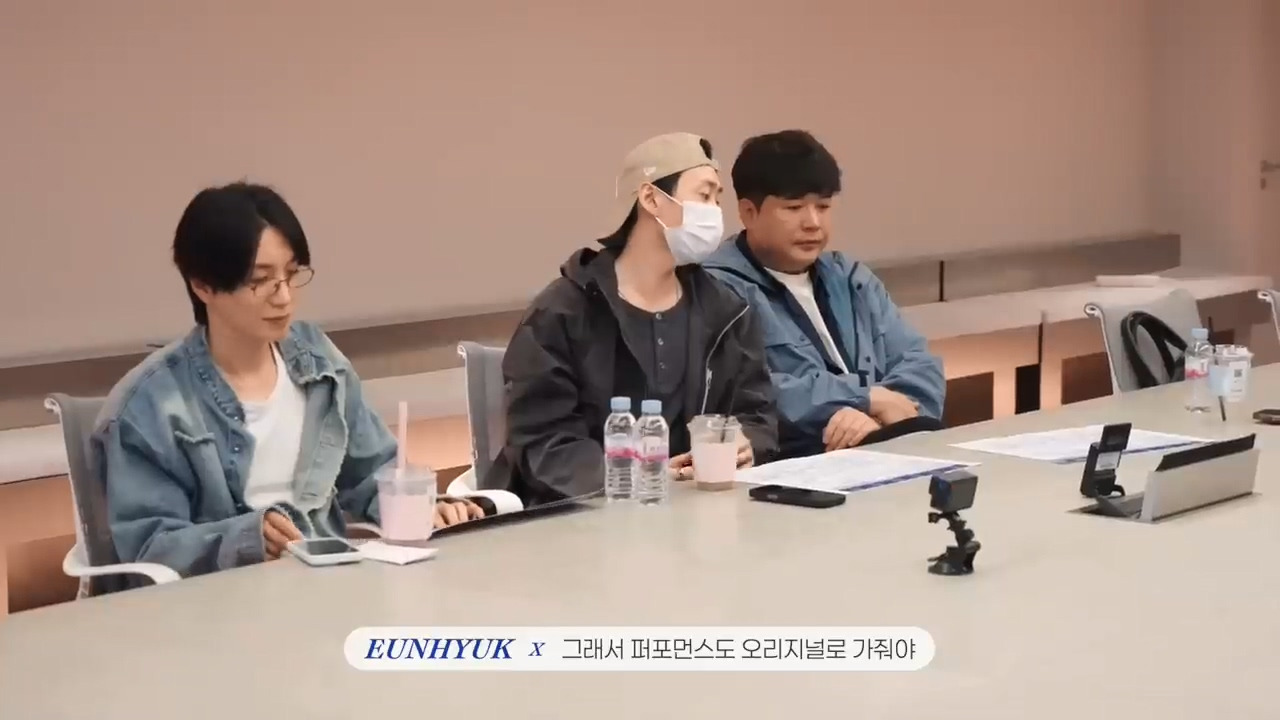 아이돌 팬들 대부분 공감할거 같은 슈퍼주니어 20주년 콘서트 회의 내용.jpg | 인스티즈