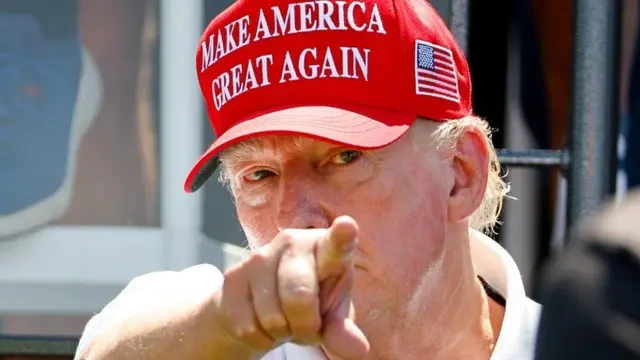 이번 관세 협상에서 트럼프 취향저격 했다는 '마스가 모자' 실물공개.jpg (+동대문 제작 비하인드) | 인스티즈