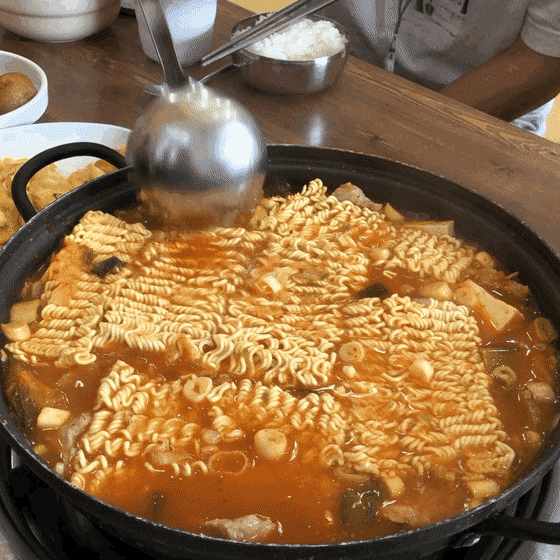 짱맛 김치찌개+라면사리 조합.gif | 인스티즈