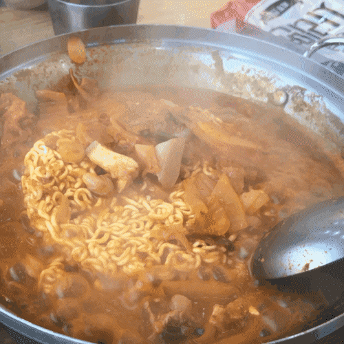 짱맛 김치찌개+라면사리 조합.gif | 인스티즈