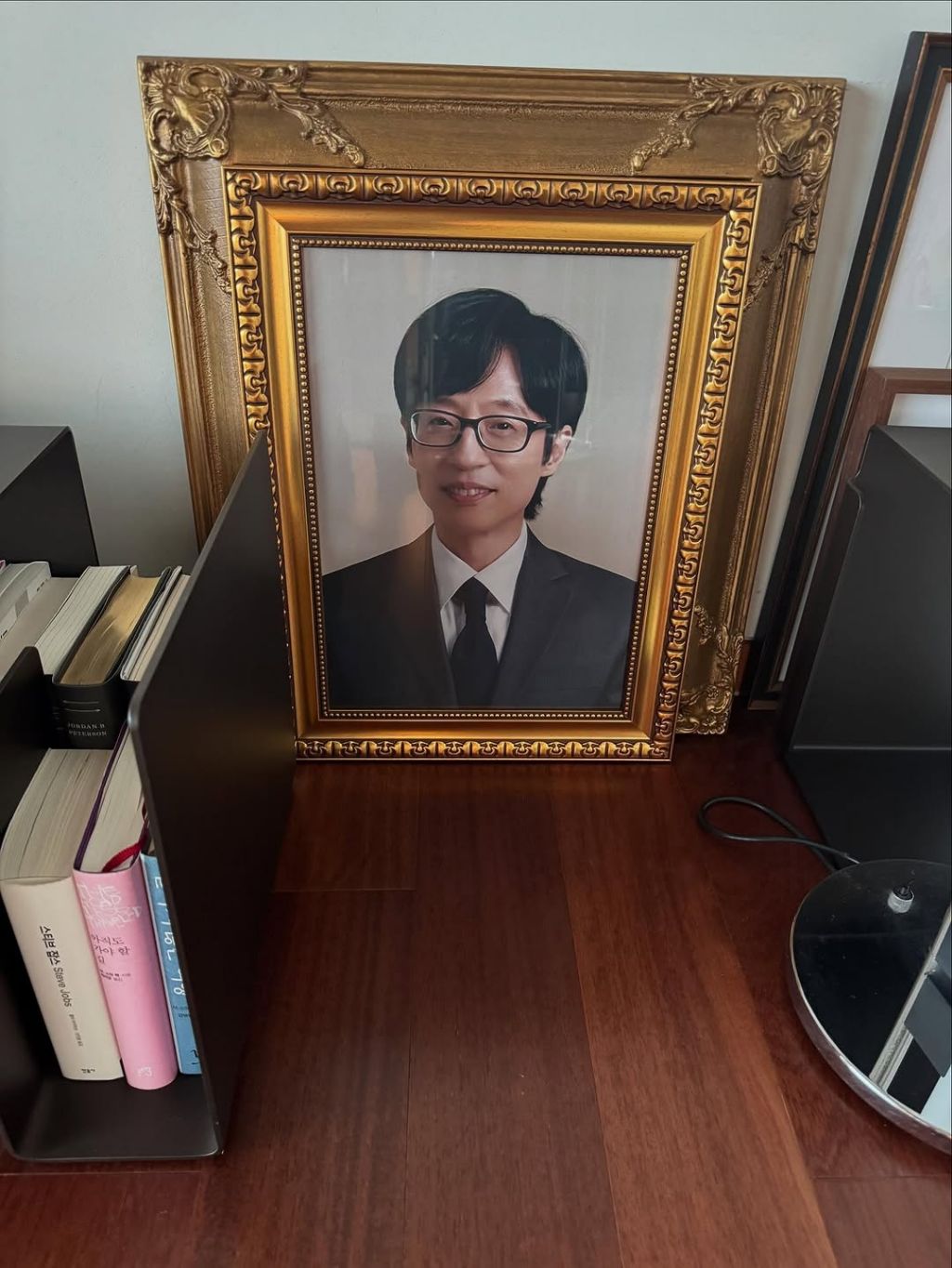 홍진경 집에 있는 초상화 | 인스티즈