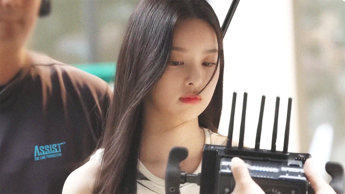 설인아 닮은 SM 연습생 출신 신인 여돌 (어제 데뷔함!!!) | 인스티즈