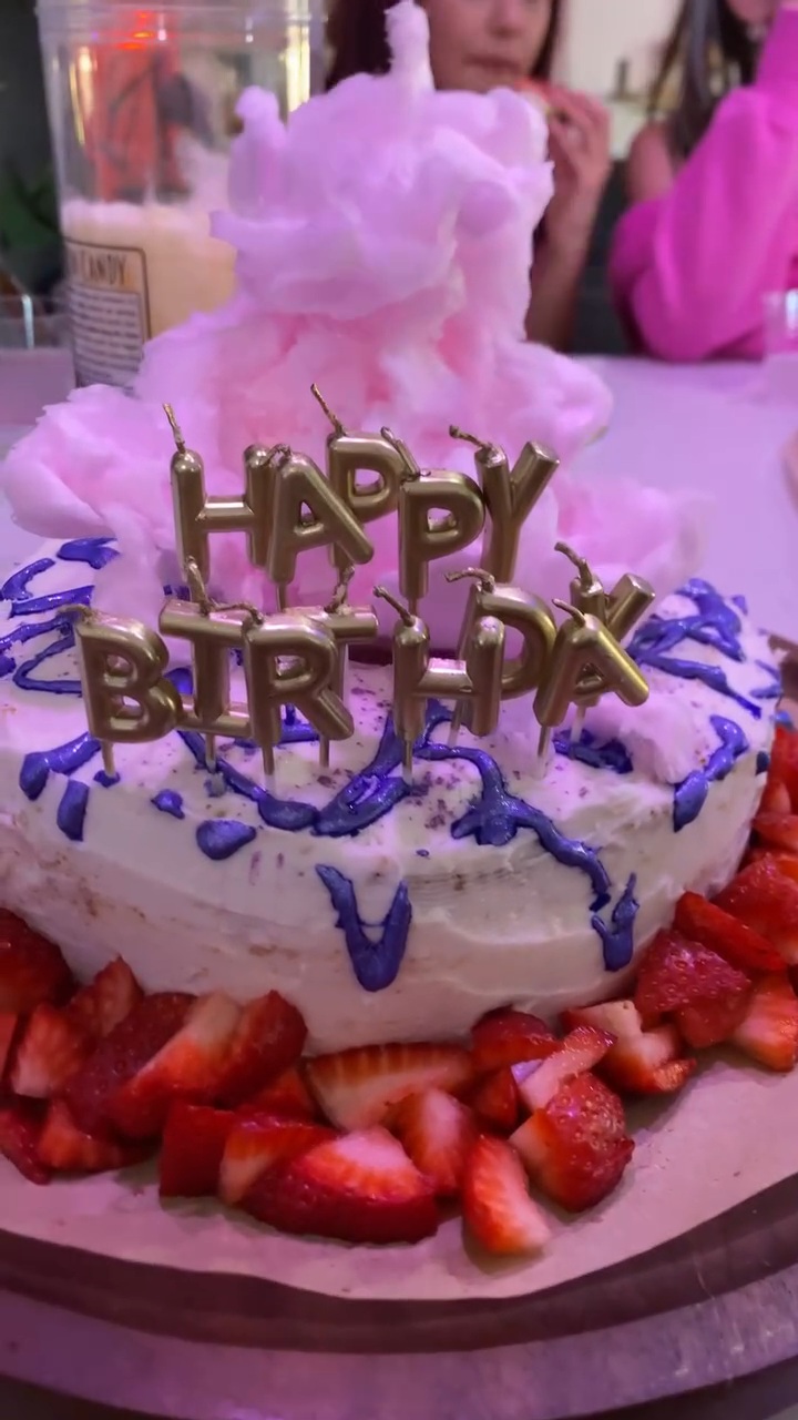 딸을 위해 케데헌 생일파티를 연 미국 엄마 | 인스티즈