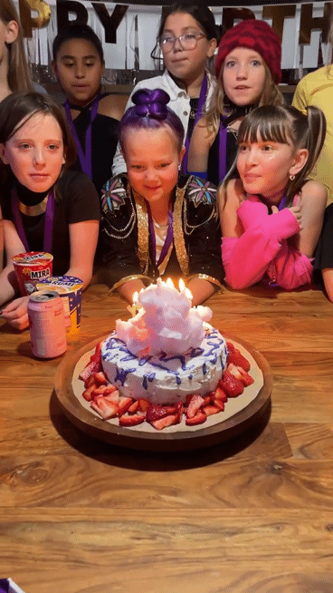 딸을 위해 케데헌 생일파티를 연 미국 엄마 | 인스티즈