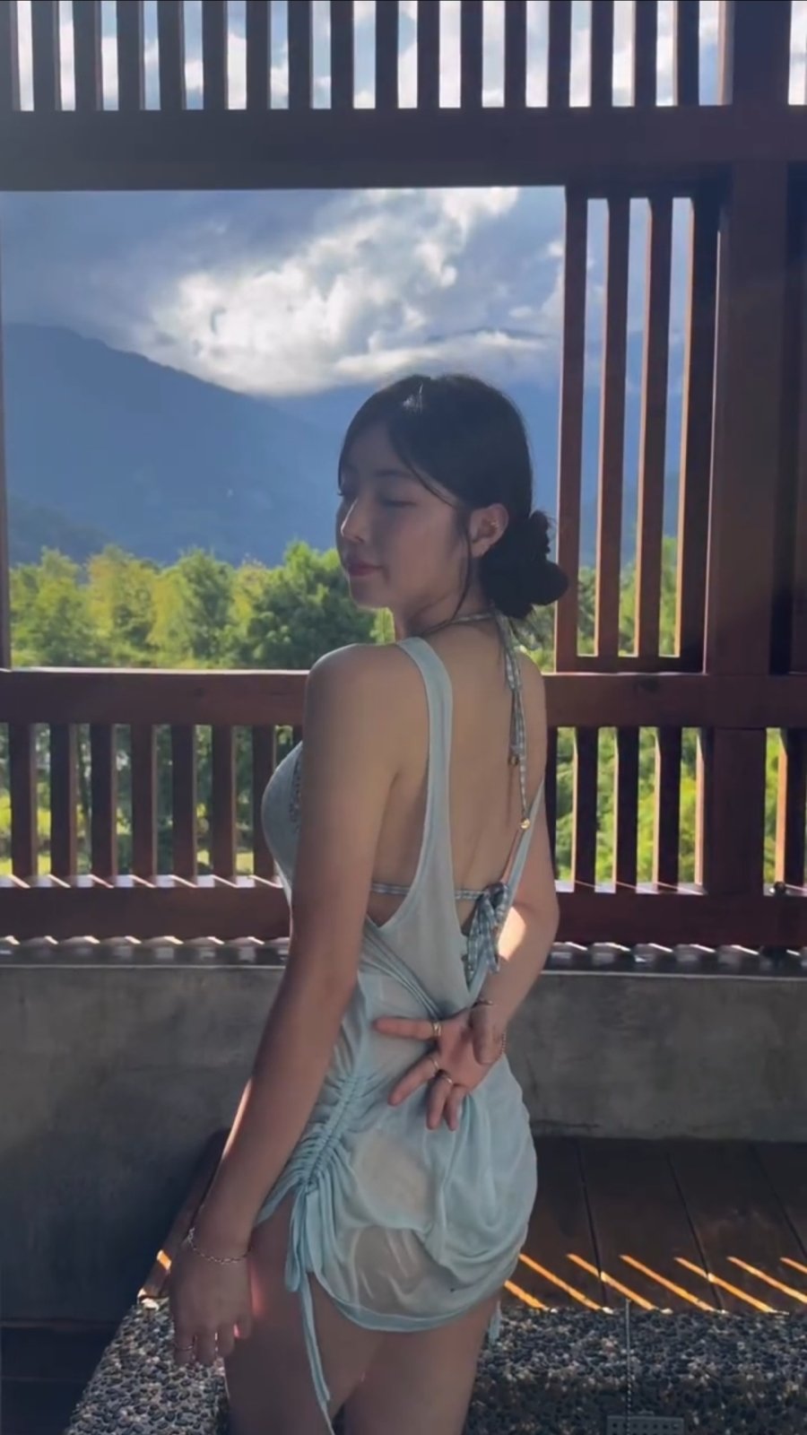 오늘자 안지현 치어리더 비치는 뒤태.jpg | 인스티즈