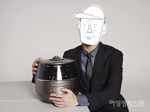 아니 아까 밥푸는데 어떤 할배가 말도없이 내 밥솥 뚜껑 확 닫아버리는거임 | 인스티즈