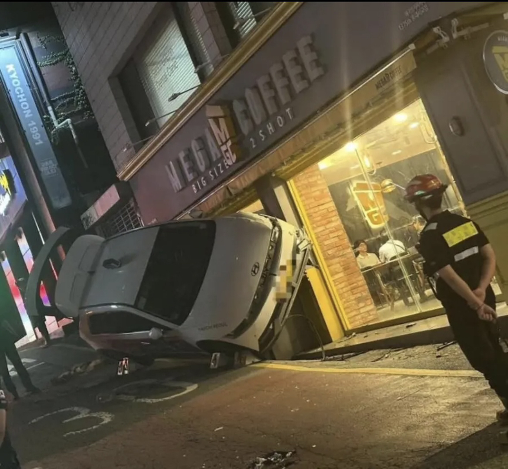 어제자 홍대 메가커피 근황 | 인스티즈