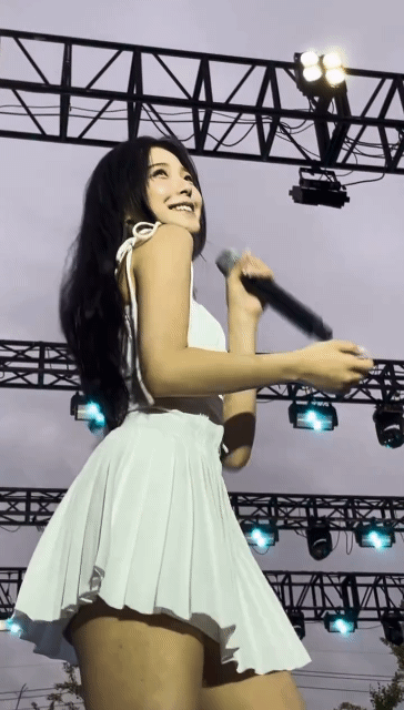 백지헌은 유명한 큐티섹시 가수임.gif | 인스티즈