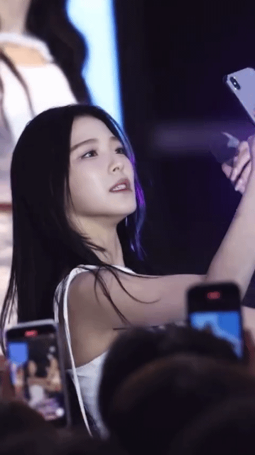 백지헌은 유명한 큐티섹시 가수임.gif | 인스티즈