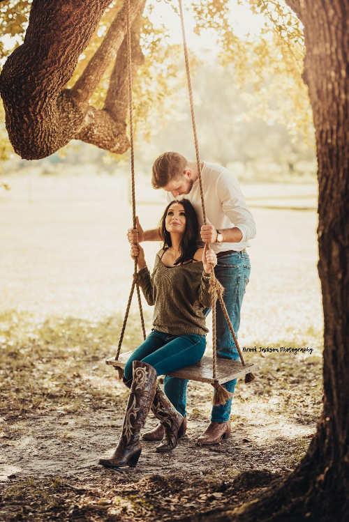 집 야외 공간에 설치해두면 재밌을것같은 그네 매달아 두기 | 인스티즈