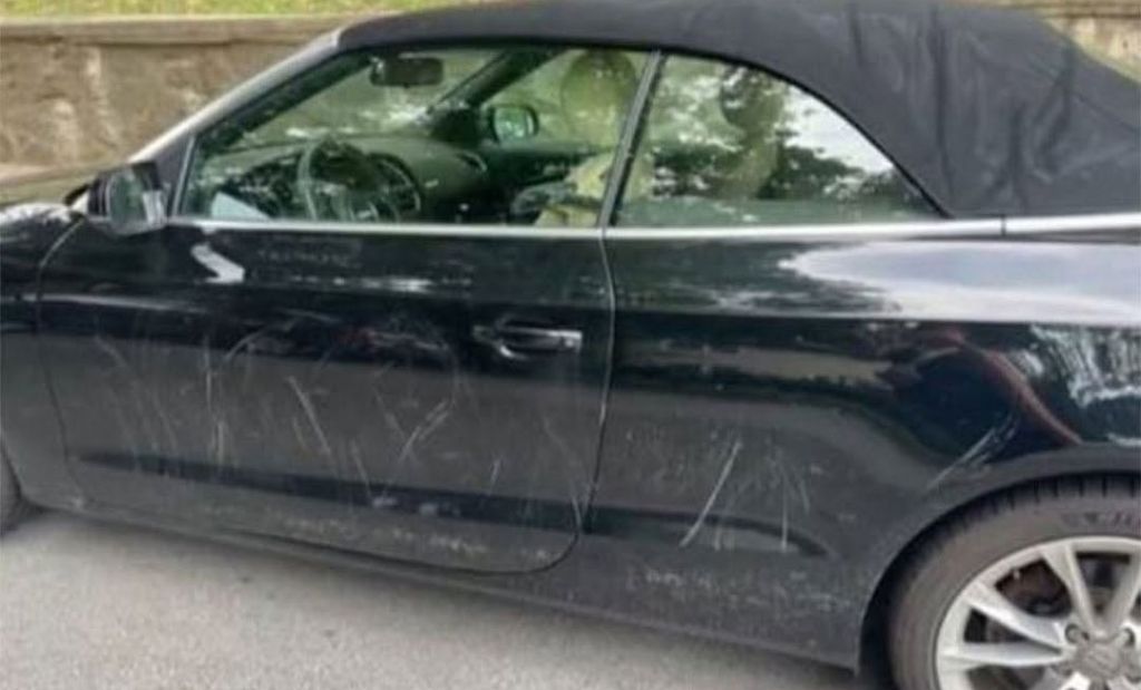 주차된 차가 긁혔는데 남겨진 쪽지가 황당하다 | 인스티즈