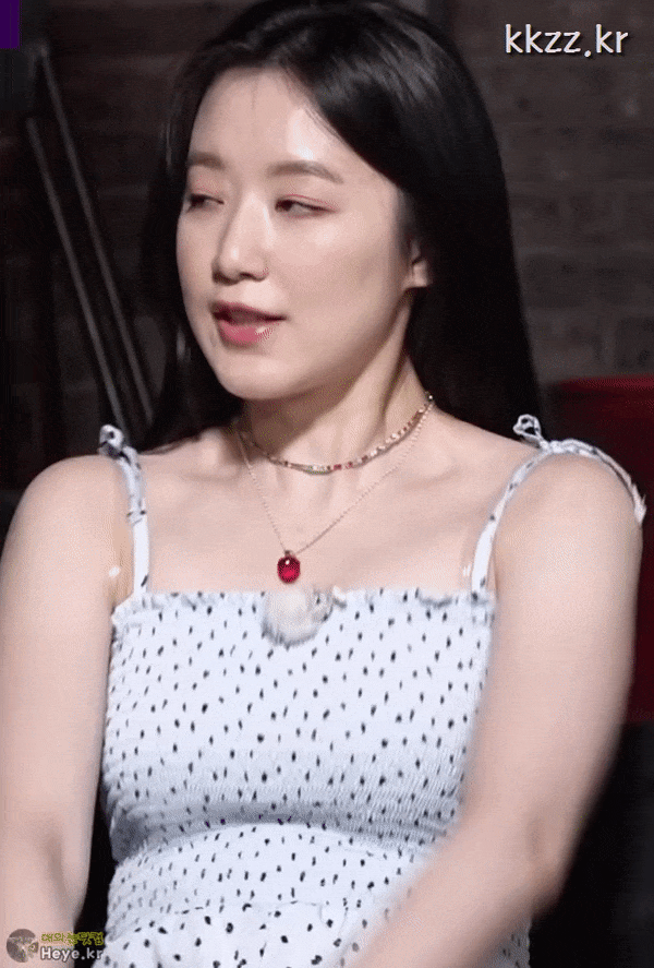 99% 확률로 흑어공주 겨드랑이 | 인스티즈