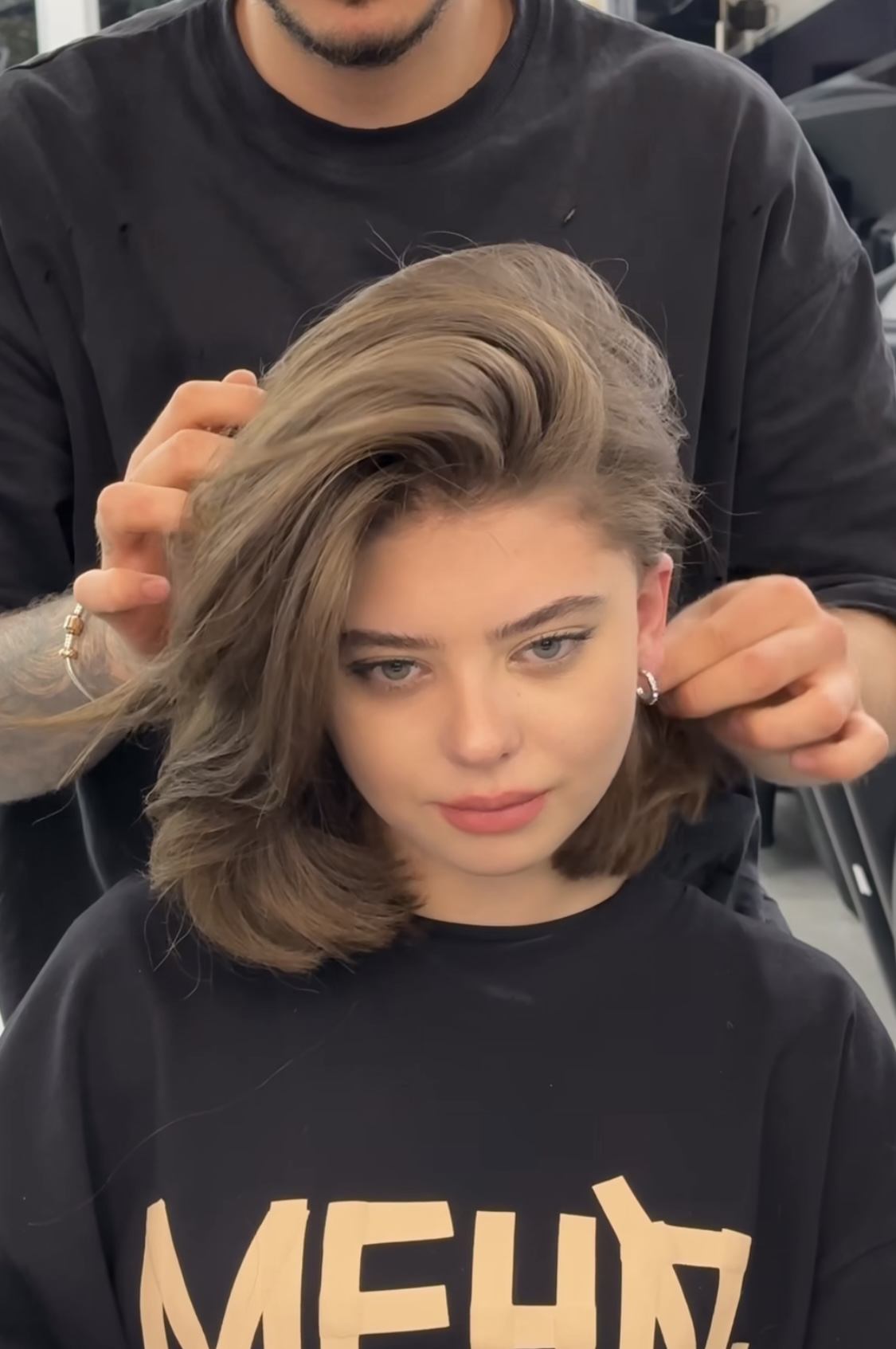 머리 진짜 잘 하는 것 같은 미용사 .jpg | 인스티즈