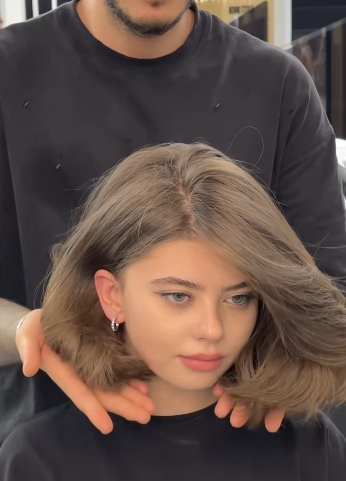 머리 진짜 잘 하는 것 같은 미용사 .jpg | 인스티즈