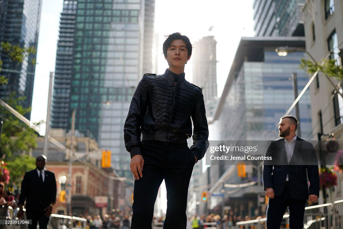 토론토 영화제 참석한 설경구, 홍경 | 인스티즈