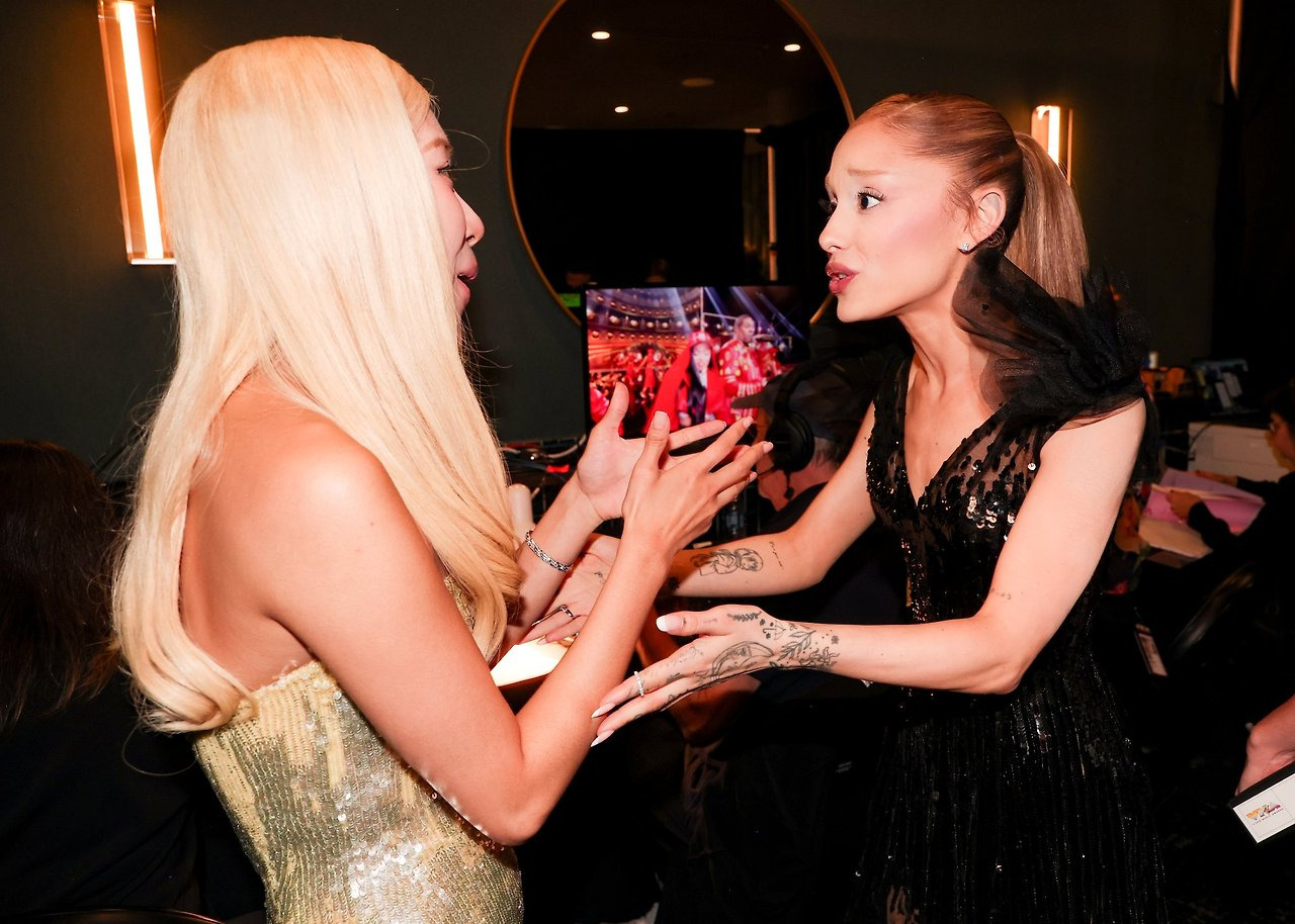 로제 & 아리아나 그란데 VMA 투샷 | 인스티즈