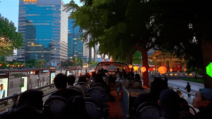 관광객들 눈 돌아가는 서울의 밤 시티 투어 버스 | 인스티즈