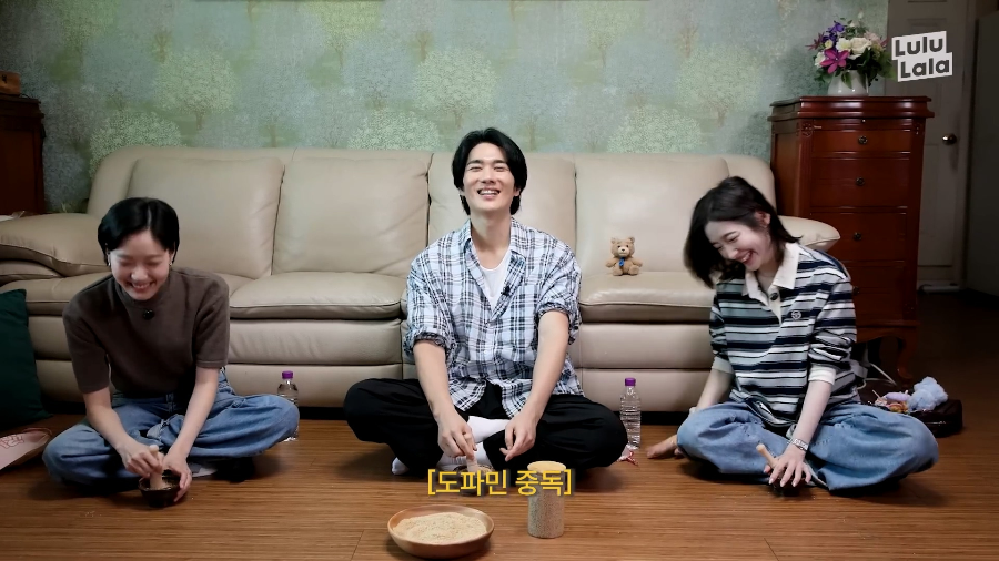 김고은박지현 자발적상황극 도파민터짐.twt | 인스티즈