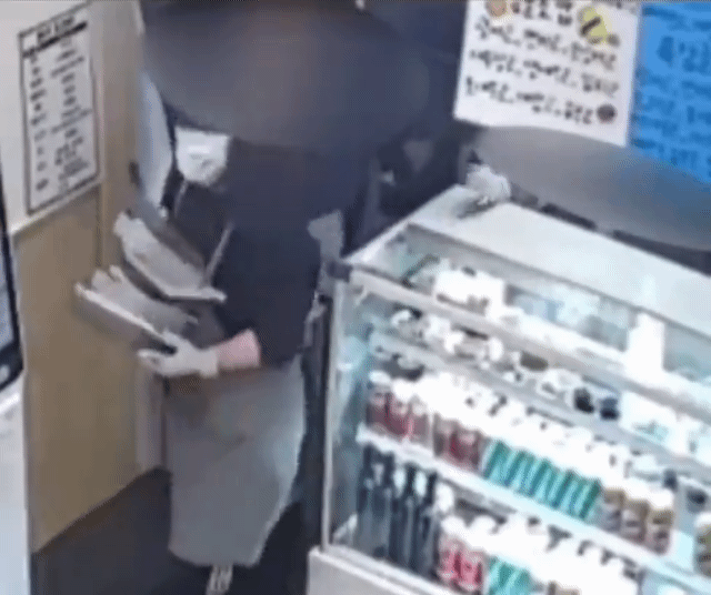 매장에 엄청 큰 벌레가 들어왔는데 직원들 반응이 너무 귀여움 | 인스티즈