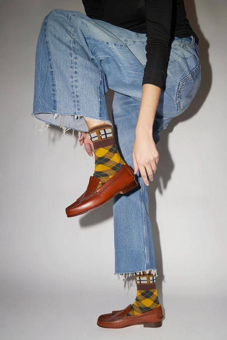 옷 잘 입는 애들은 양말이 킥이야🧦🎨 (34장) | 인스티즈